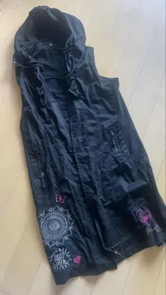 Desigual フード付きベスト ブラック 44のサムネイル