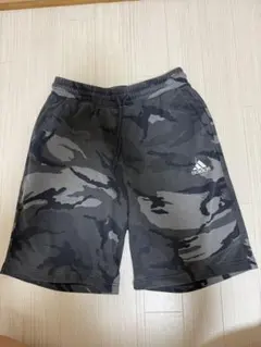 adidas カモフラ柄 ショートパンツ Lサイズのサムネイル