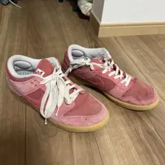 NIKE SB DUNK LOW PRO ピンク スニーカーのサムネイル