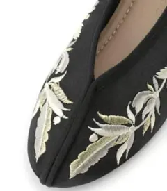 【新品】刺繍パンプス 定価3,850円