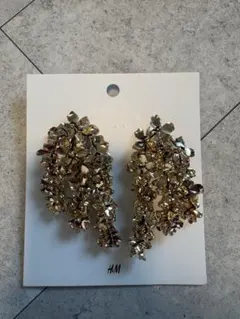 ブライダルピアス　フラワーモチーフ　ゴールド
