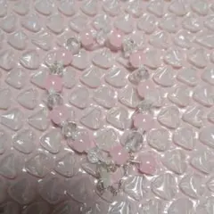 ピンクビーズ蝶チャームブレスレット