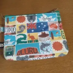 オーストラリアデザインの布製ポーチ