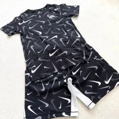 Nike Tシャツ・ショーツセット 黒・白