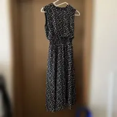 ナチュラルビューティーベーシック　花柄ネイビーワンピース