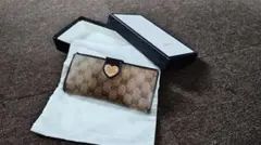 GUCCI GGキャンバス 長財布 ハート金具