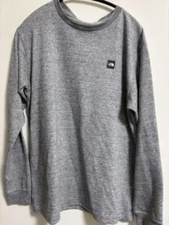 THE NORTH FACE グレー 長袖ロゴ入り