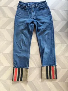 【美品】BURBERRY レディースストライプデニムパンツ　サイズ26（M相当）のサムネイル