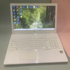富士通 Windows11 ノートパソコン DVD付き　極美品