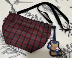 美品⭐︎ファミリア/familiar⭐︎舟型ポシェット⭐︎ショルダーバッグ ⭐︎赤
