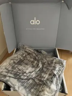 alo Yoga 2点セット トラックプルオーバーS トートバッグ 美品 - メルカリ
