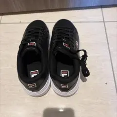 FILA ブラック ローカット スニーカー