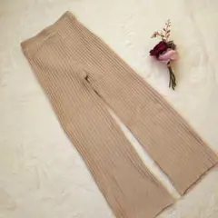 Petit Fleurリブ編み ストレッチ　ベージュ フレアパンツ　F