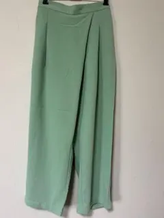 新品未使用✨ミントグリーン タック入り ワイドパンツ式典等