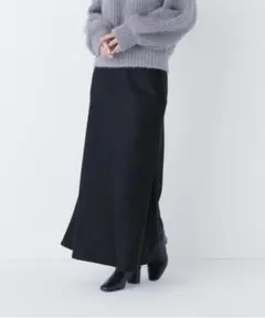 NATURAL BEAUTY BASIC バイアスサテンナロースカートのサムネイル