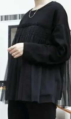 チュール付きブラック長袖トップス　ダークエンジェル