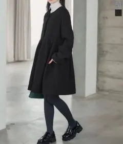 神戸レタス　ボリュームペプラムコート ノーカラー　　コート　黒　定価6990円