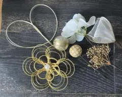 髪飾り　結婚式　成人式　卒業式　ヘアパーツ　ウェディング　和白　金