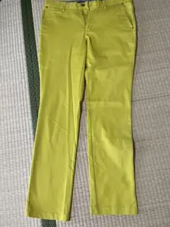 スリムフィット 明るい黄色 パンツ