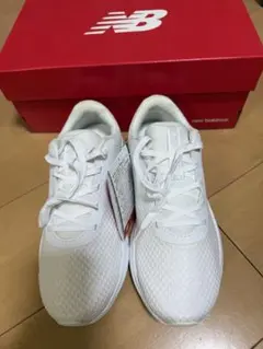 New Balance ホワイト スニーカー