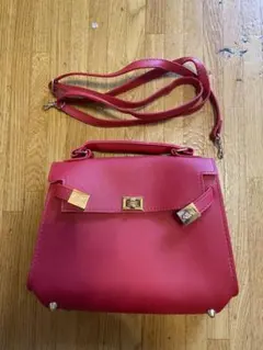 AHKAHの赤 ショルダーバッグ 新品