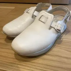 PUMA By MIHARAYASOHIRO 本革　先生や看護師さんにもピッタリのサムネイル