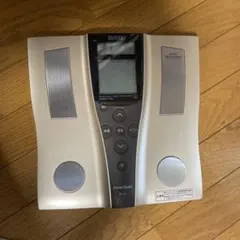 美品】シャア・アズナブル タニタ 体組成計 体重計 - メルカリ