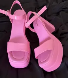 ALDO ピンク パテント プラットフォーム サンダルのサムネイル