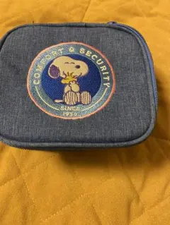 【新品未使用品】スヌーピー　バニティポーチ　ミラー付き