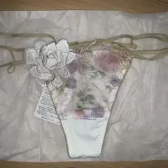 Salute 花の刺繍 Tバック M