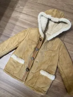 ビームスのキッズ様ムートンコート。厚手の素材で暖かいです。