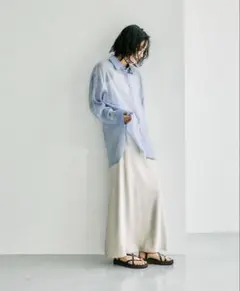 LEPSIM ストレッチサテンスカートTALLサイズ　アイボリーのサムネイル