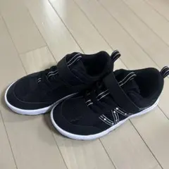 ブラック スニーカー 　瞬足