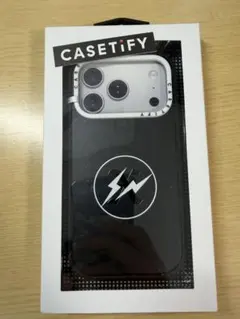CASSETiFY iPhone17pro用ケース 稲妻ロゴ