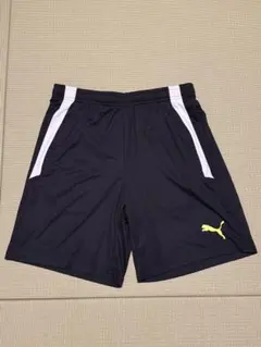 未使用Puma サッカー ハーフパンツ 黒/白 サイドストライプ Lサイズ