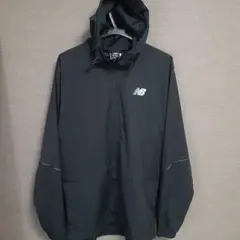 New Balance ブラック ウィンドブレーカー