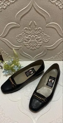 【美品】MIHAMA 黒 スクエアトゥ パンプス23.5センチ