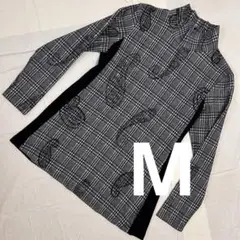 美品｜タートルネック｜チェック柄長袖トップス｜細見えきれいめ｜Mサイズ秋冬