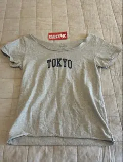 brandy melville TOKYO John Galt Tシャツ グレー