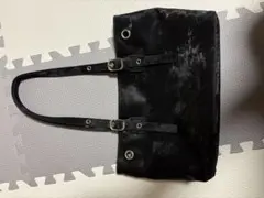 黒のトートバッグ