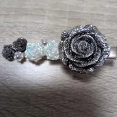 黒いバラのヘアクリップ