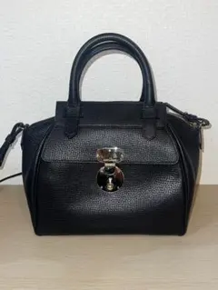 ジョルジオ・アルマーニ（Giorgio Armani）のサムネイル
