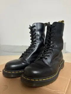 Dr. Martens 10ホール　10092 UK7 Dr. Martens 10ホール 10092 UK7 - メルカリ