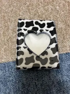 牛柄カードケース ハート型窓付き