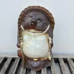 昭和レトロ 陶器の置物 タレ目の猫？たぬき？ 焼き物 香炉風 インテリア雑貨 昭和レトロ 陶器の置物 タレ目の猫？たぬき？ 焼き物 香炉風