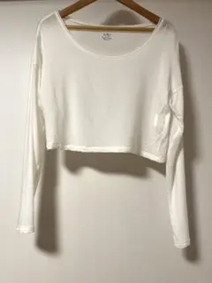 yoggy sanctuary ヨギーサンクチュアリ　ホワイトクロップド長袖