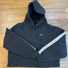 TOMMY HILFIGER 短丈パーカー Mサイズのサムネイル