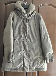 ナイキのダウンジャケット。レディースＬサイズ。美品