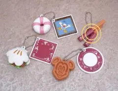 ディズニーランド　ガチャガチャ　カプセルトイ　チュロス