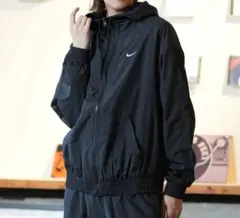NIKE ナイキ ナイロンジャケット 黒 レディース Mサイズ 薄手ジャケット